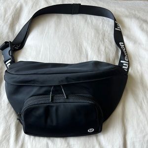 Lululemon Cross/Belt bag